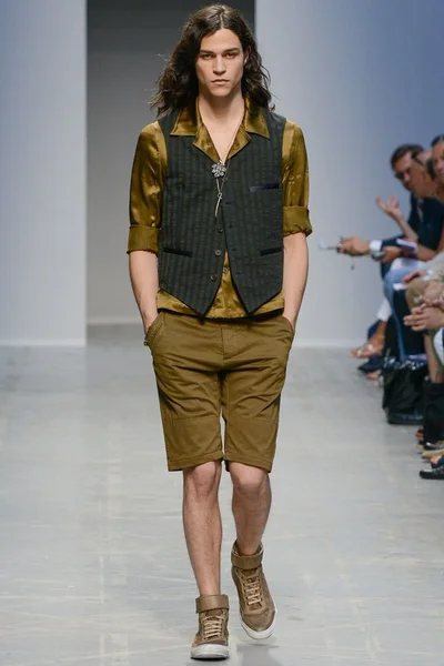 Look 2